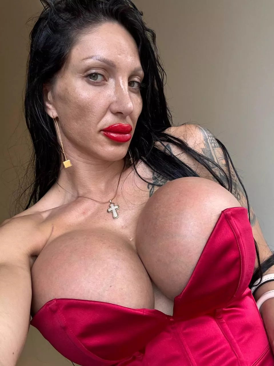 Would you ever date a Mom who offers tittyfuck on the first date?