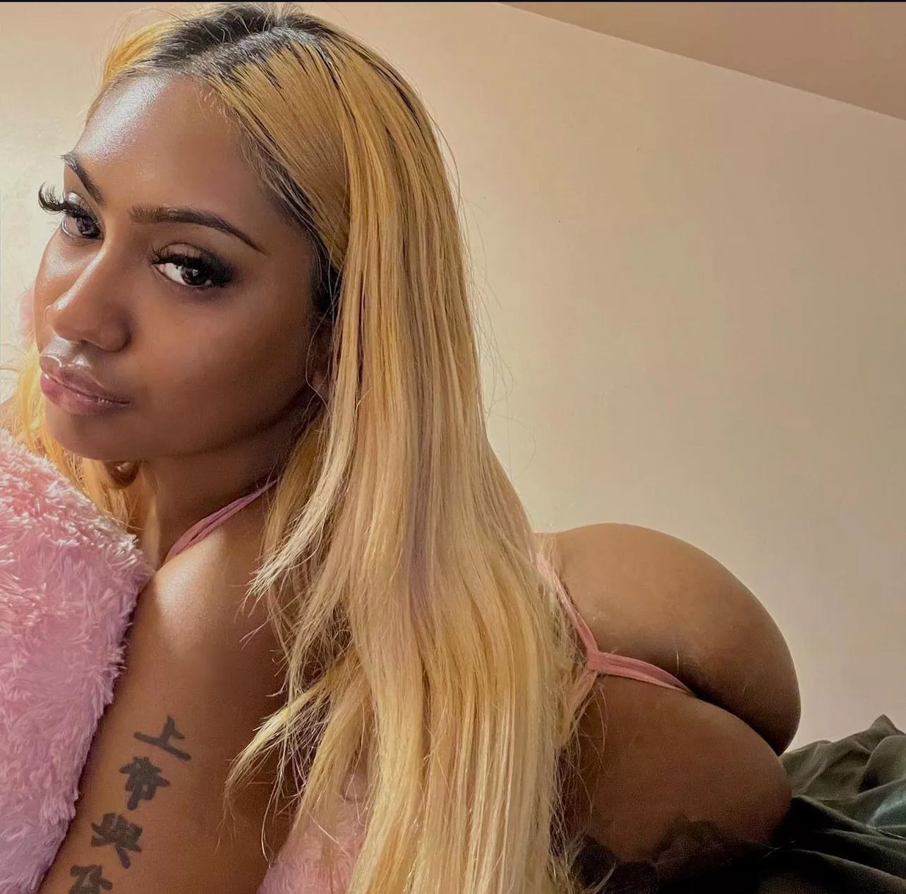 You accidentally walk in your daughter's room and see her friend sitting like this. What do you do first? 😅