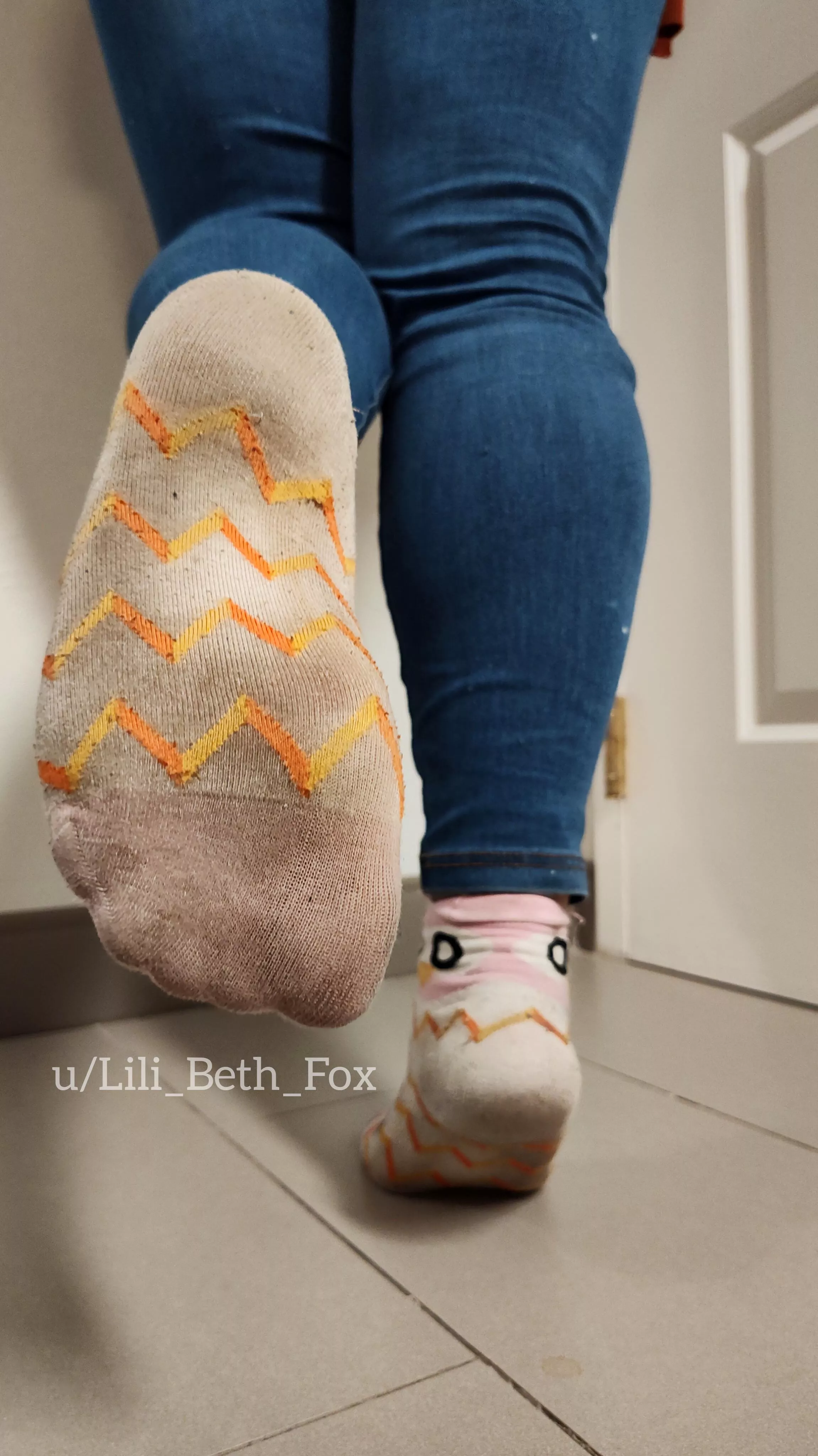 You see that little white spot where my arch is? That's where I want you to kiss.