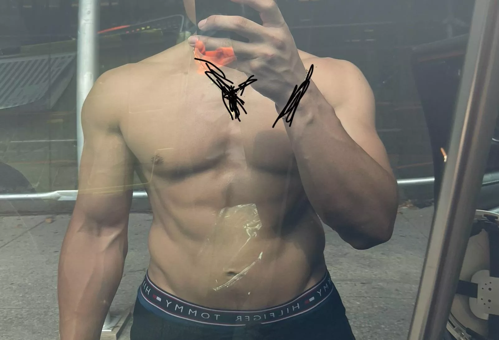 21 M Queens, NYC Looking for big body M/F bottom (F open to anal)