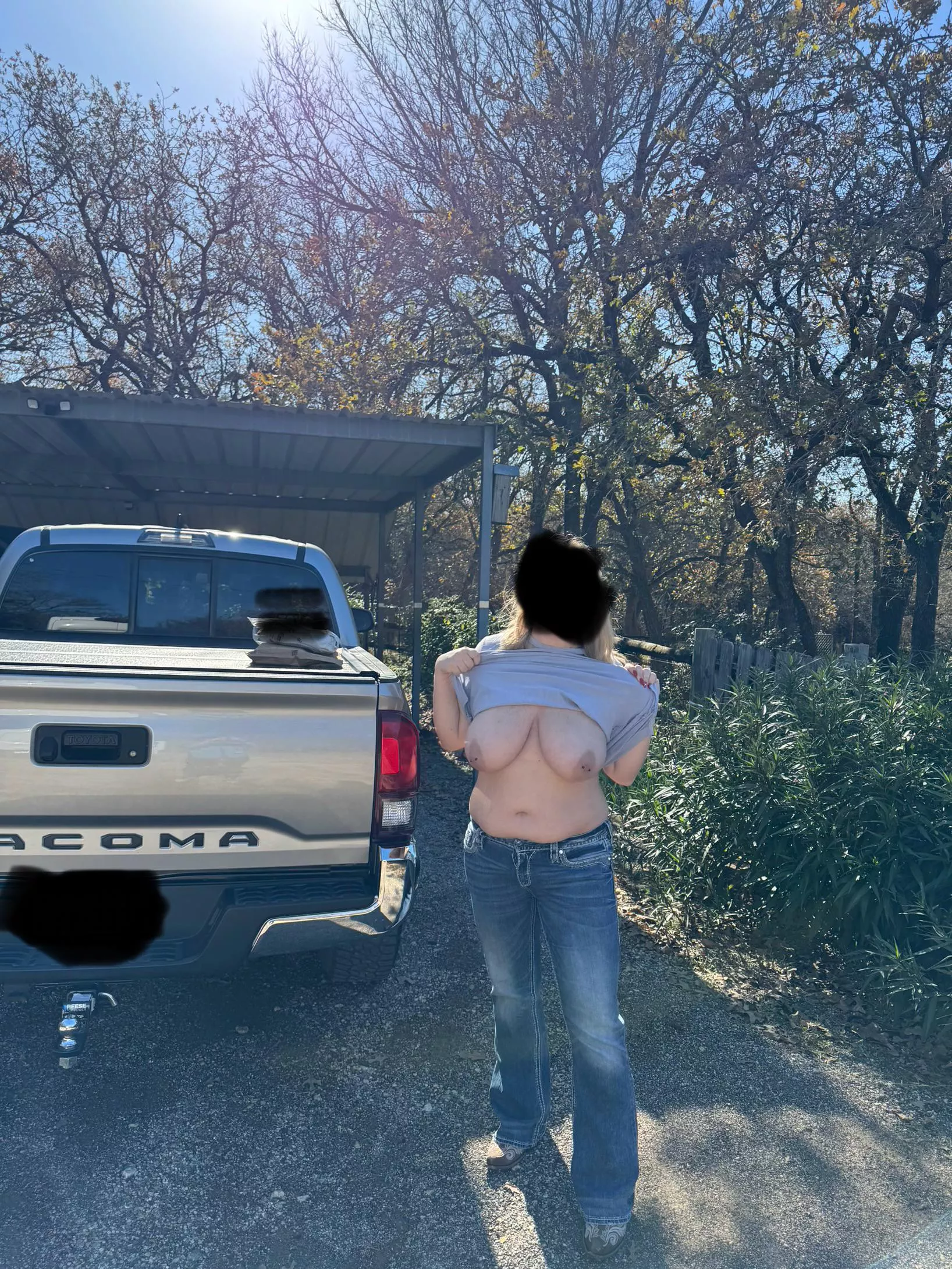 30[M/F4M]  looking for some one to suck while hubby watches. South FW