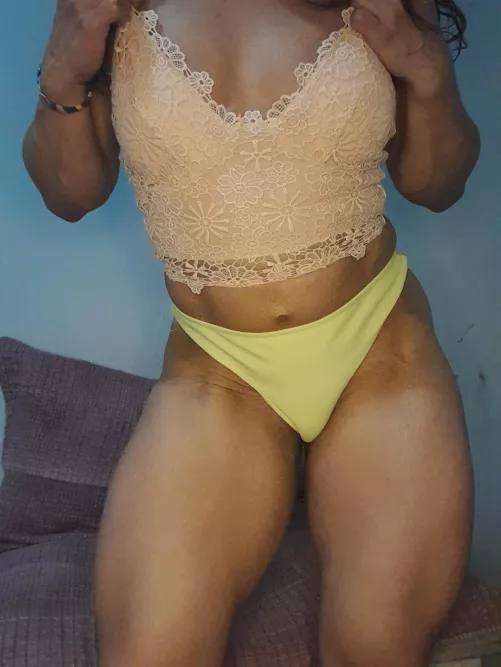 46 year old muscular mature woman