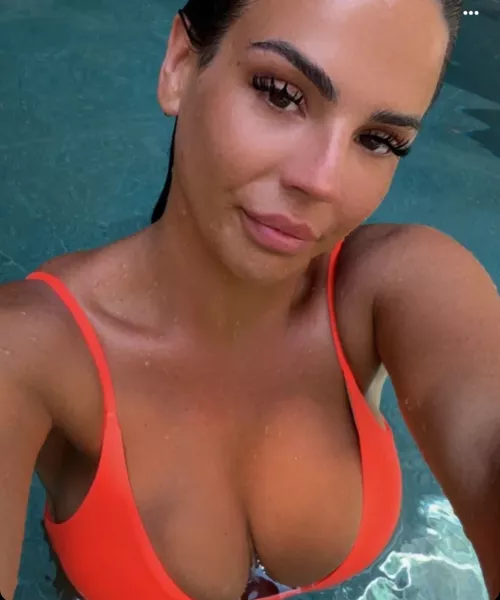 Full tits and fake lips