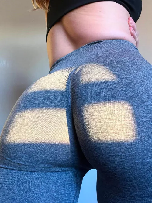 Hey daddyyyy, merry xmas i have some surprises for uuuu, like discounts and something special, if u wanna find out, just come to me this special sunday ;) (Freeeee OnlyFaaaannnsss)