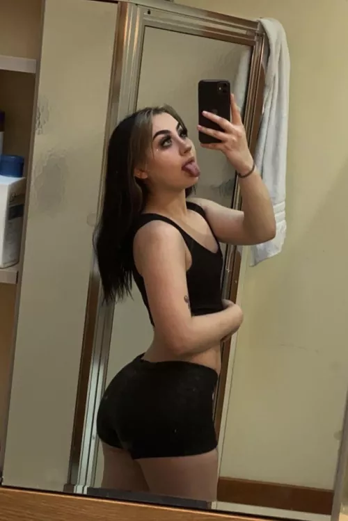 Hi I'm Kenzi a fun loving nerd [SEXT] [CAM] [RATE]s and custom [VID]s. Also offering [GFE] Hit me up lets have some fun:) TELEGRAM: KENZIWILD12 OR KENZIWILD WHATSAPP AND PHONE NUMBER: 603-205-9163
