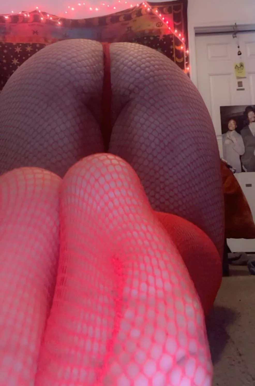 I have a feeling these fishnets wouldn’t last long with us 🙈👀