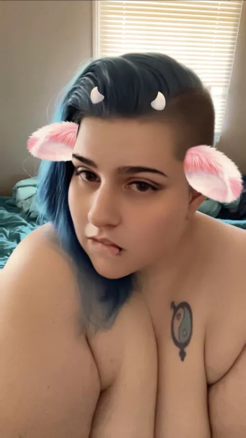 I know how much you like it when I bite my lip for you 