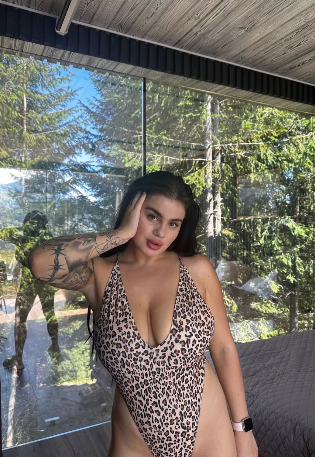 I think my swimsuit is a little tight…