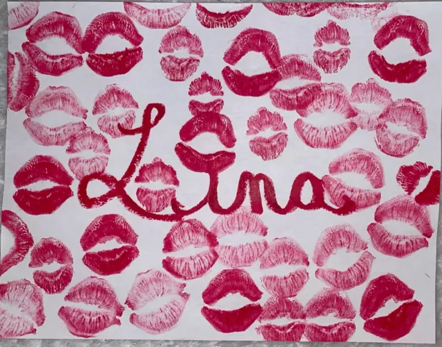 Lipstick marks of all shapes and sizes 💋