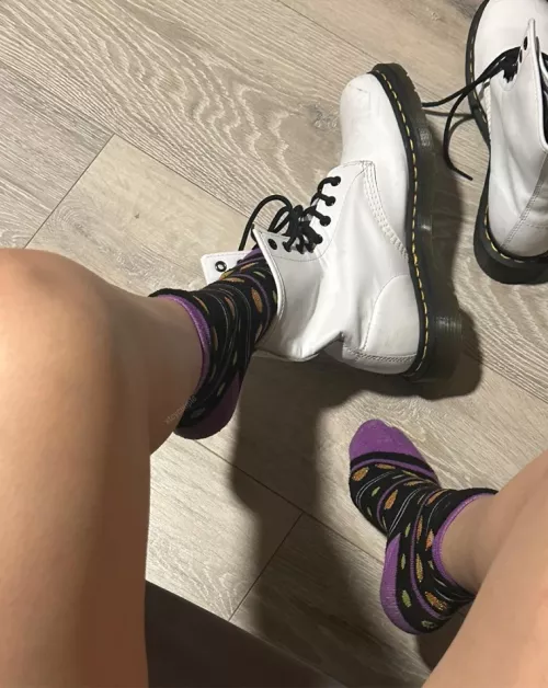 my docs got my socks really sweaty lol 
