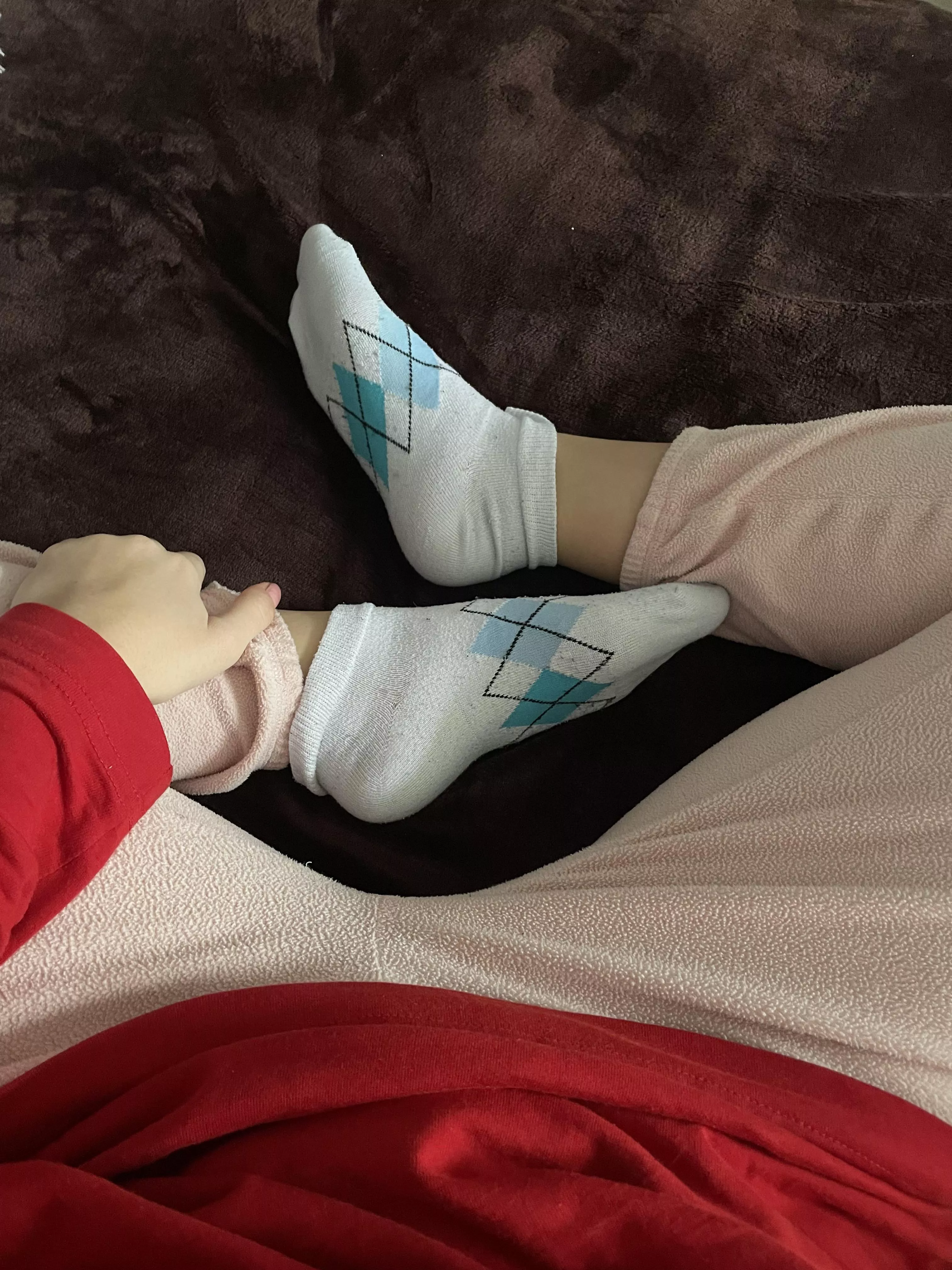 [selling]feet content,custom,socks pick your pair and add-ons and message me to plan my day of wears🌺fetish friendly 