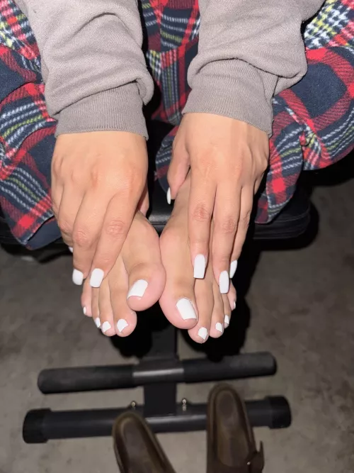 White toes 🤍