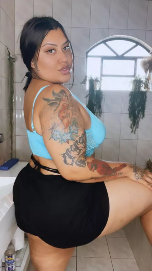 You mind if I sit on your face a little bit nwa
