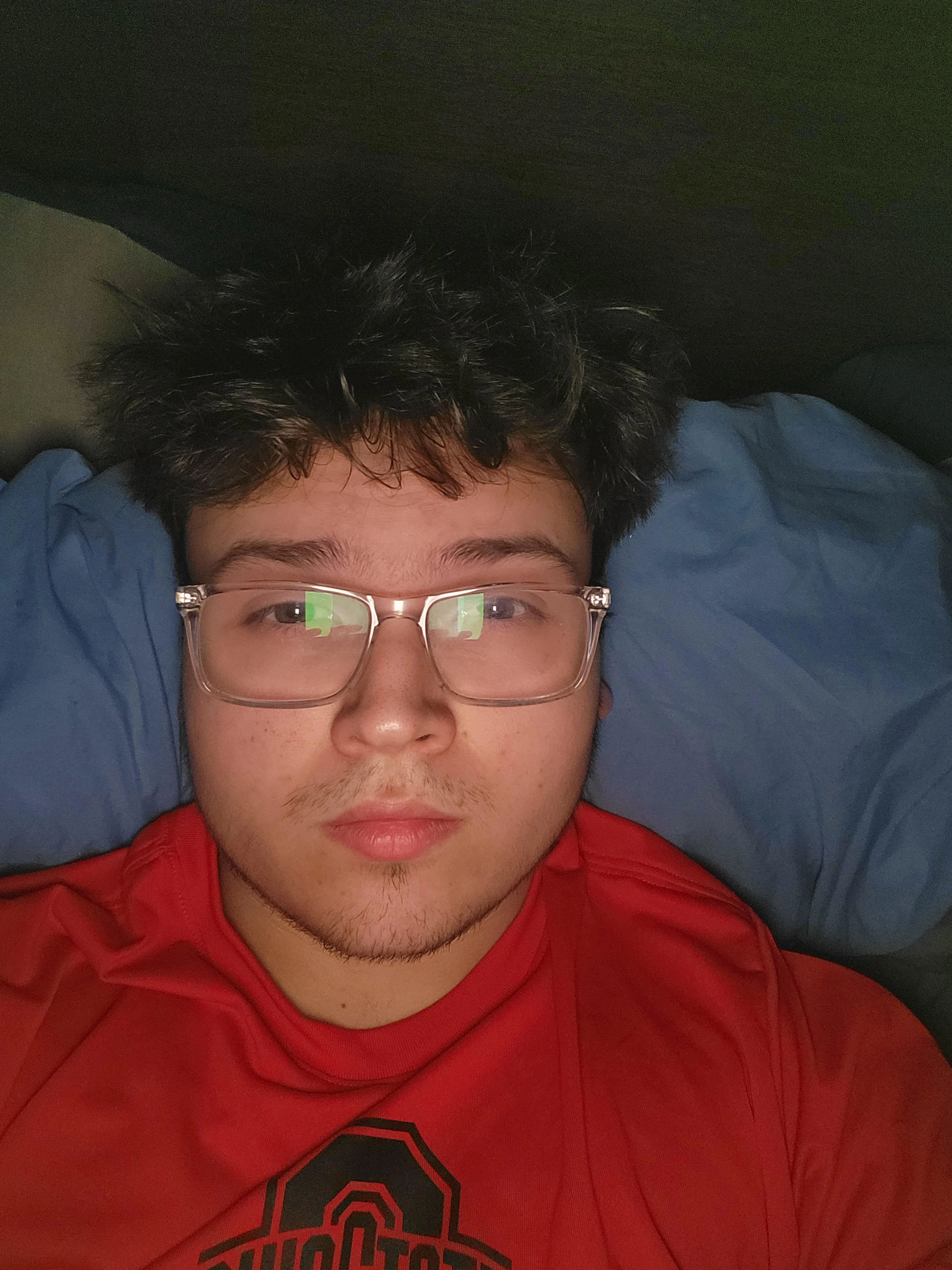 19 [M4F] looking for a fun 1 night or fwb thing pm or comment if interested