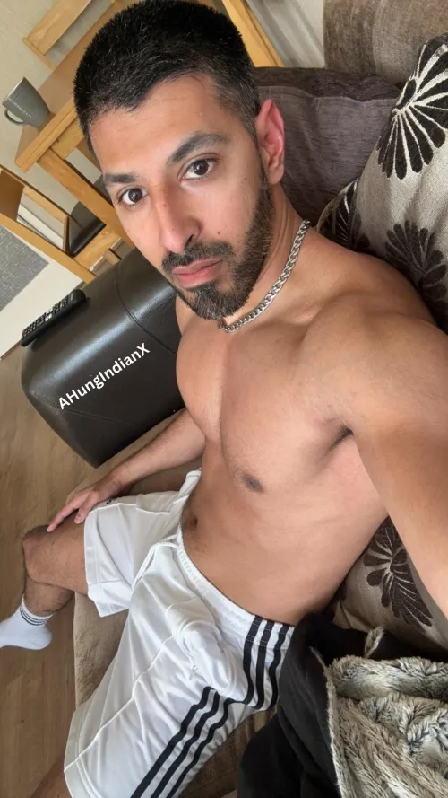 33 UK. XL looking for hot guys to trade with. SC: AHungIndianX