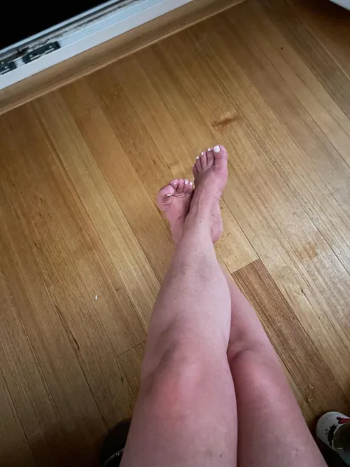 48F - oc Feeling sexy with a fresh pedi