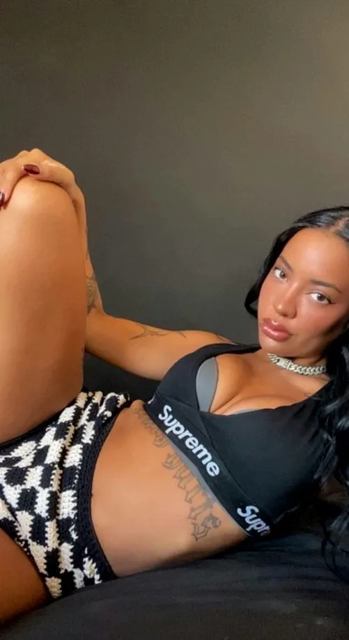 Can you hold my legs like this in our play fun?