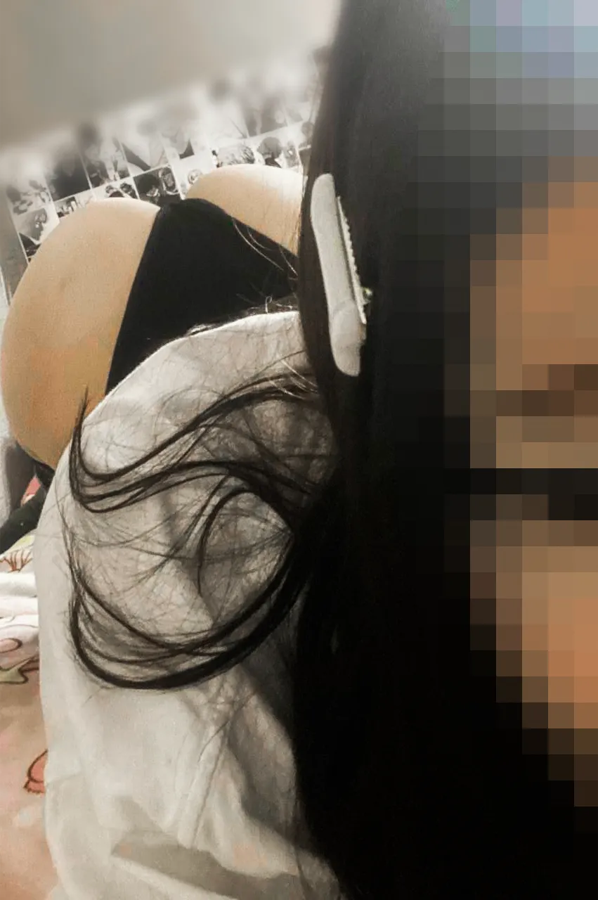 C'est pas mal polie de regarder par dessus l'épaule des gens ??