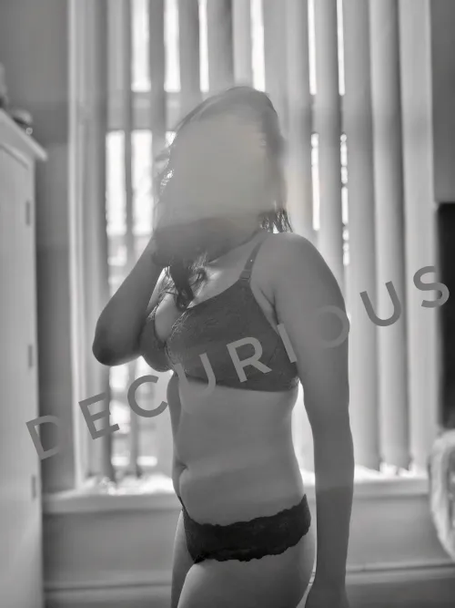 Daddy loves to show off his NRI slut