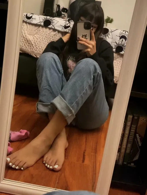 Do my latina feet look good in white?