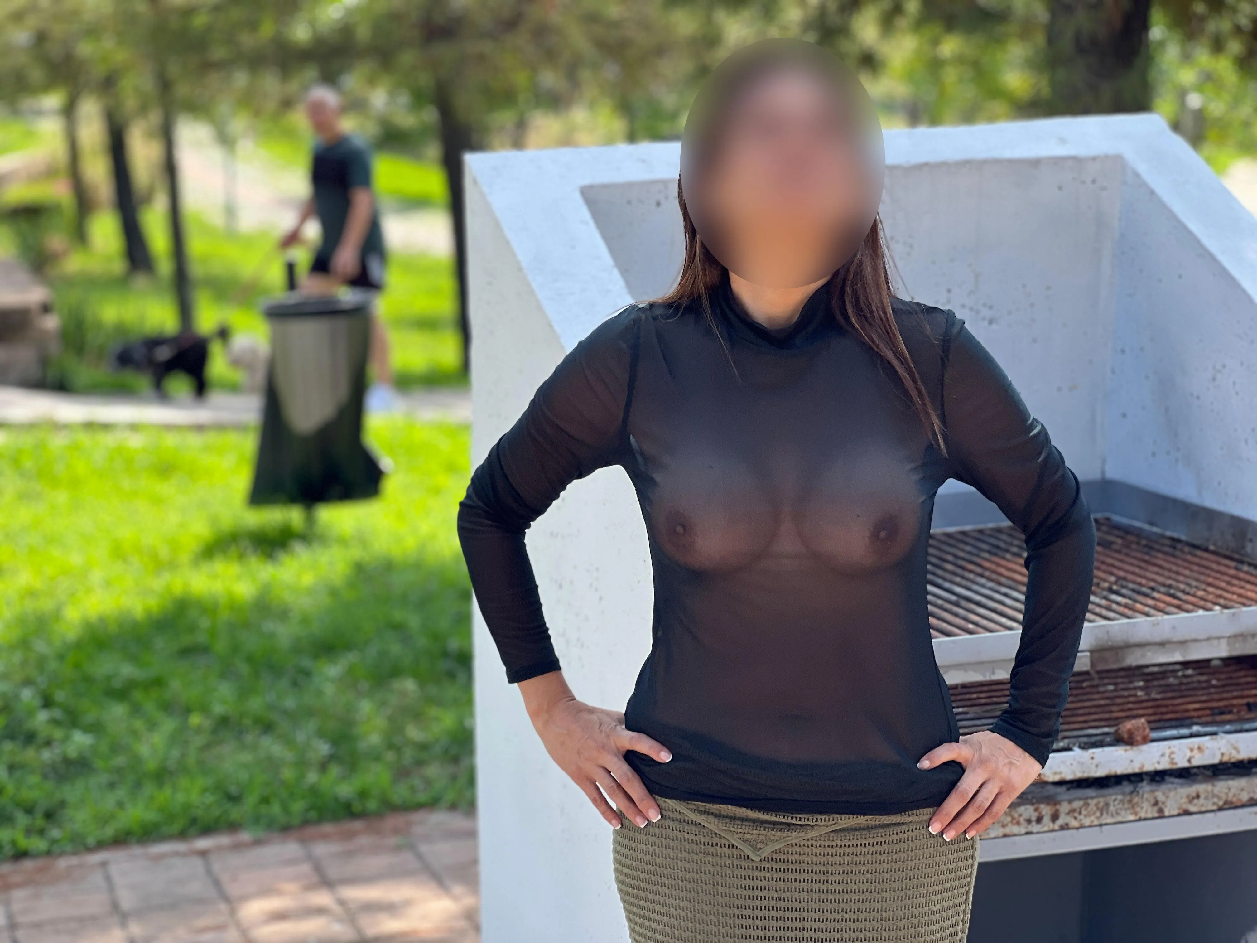 I love this dog park, you can grill your big steaks here