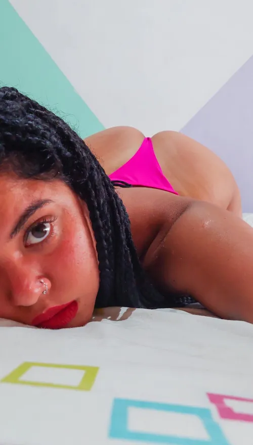 I'm the bitch you look for when you feel like ejaculating