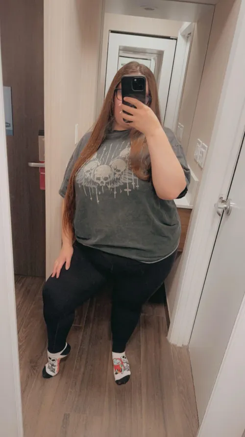 Leggings and a  tshirt makes for a great comfy Friday