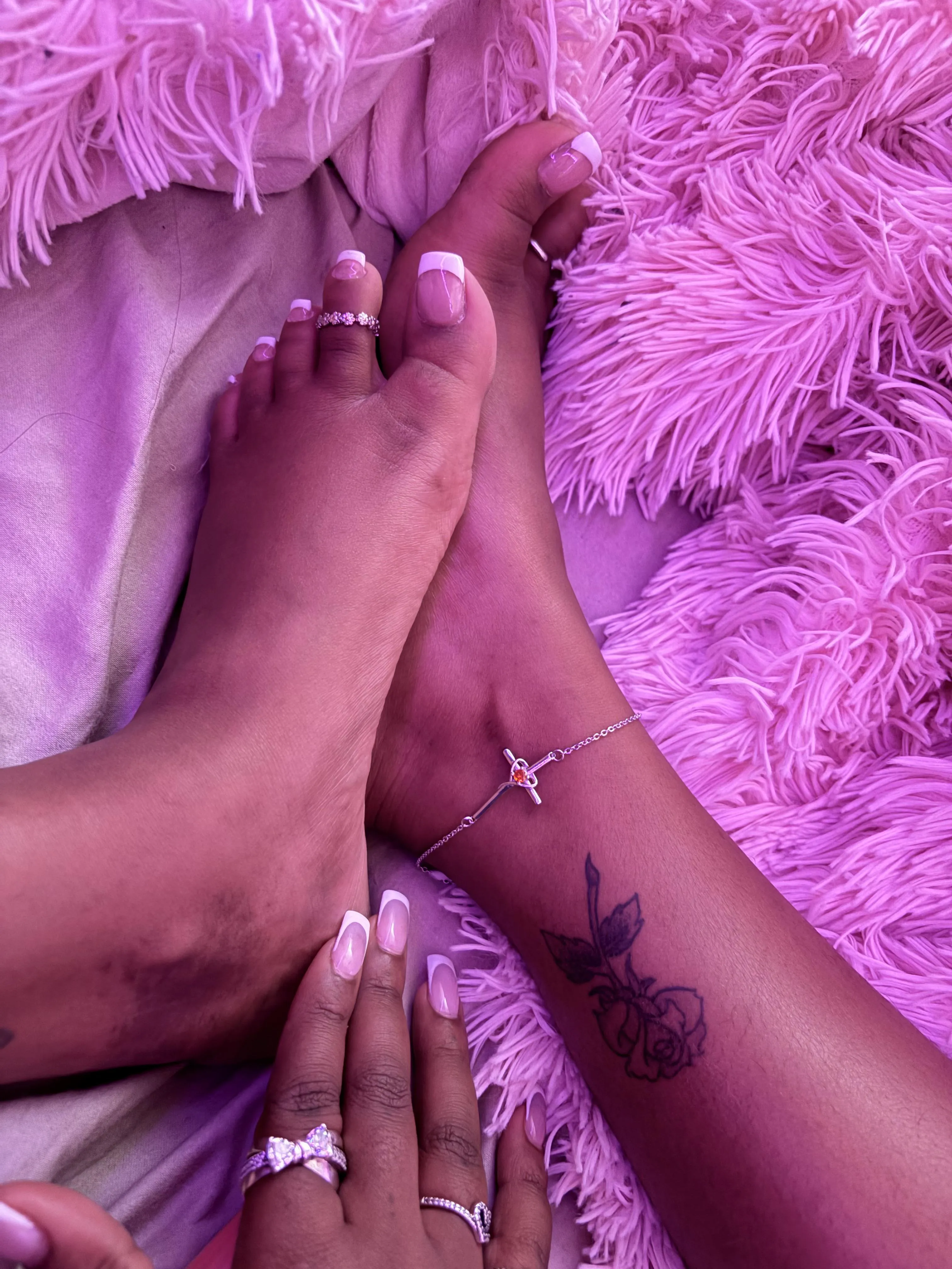 let me drain u with my pretty toes