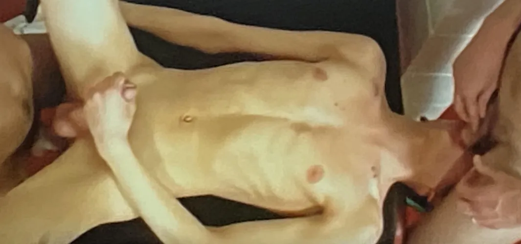 M4M4M. Make me the man in the middle.