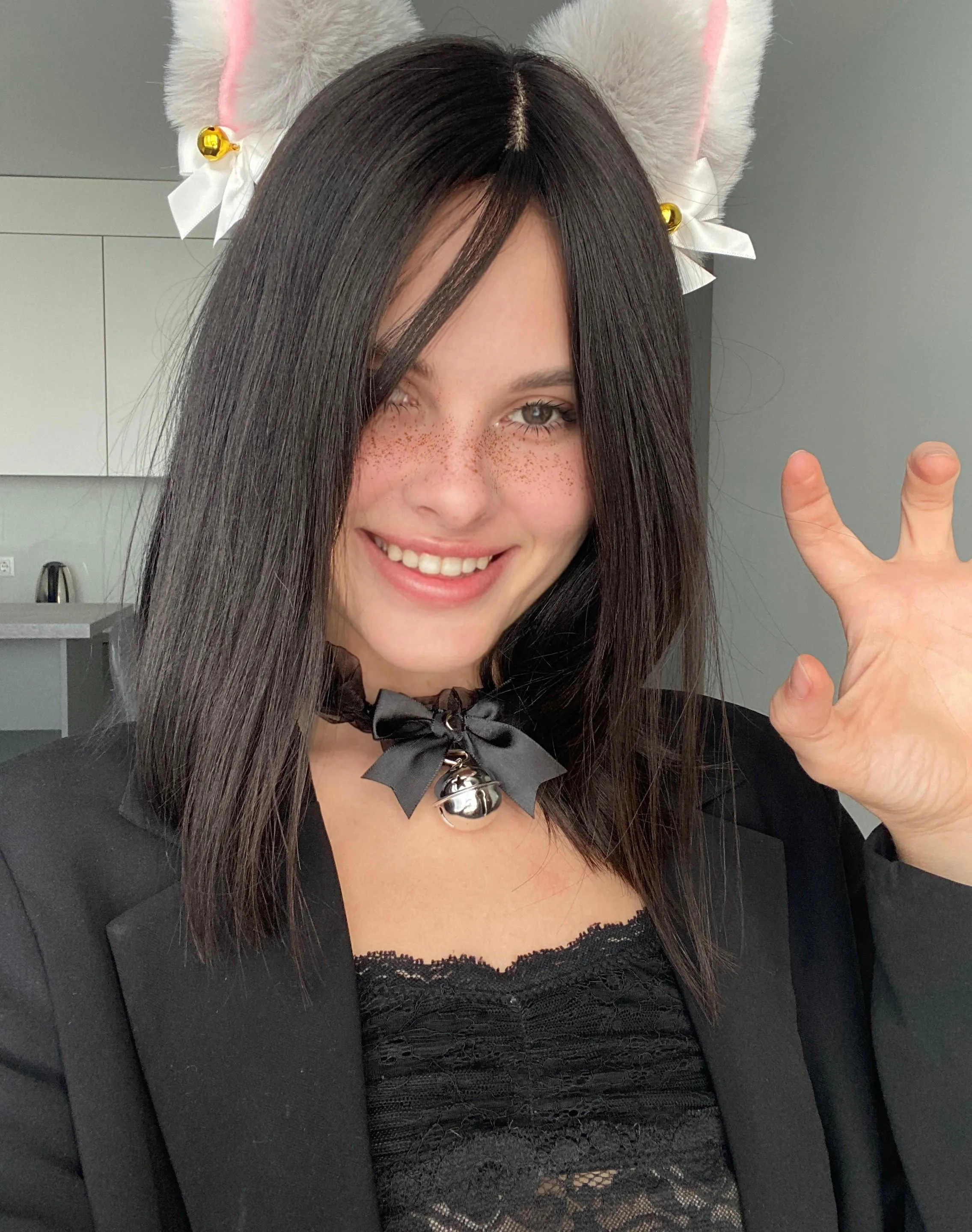 Meow! Your kitten is playing with you today