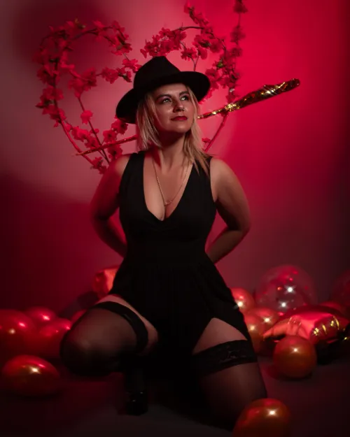 [PerlaDivaio] https://stripchat.com/PerlaDivaio/follow-me