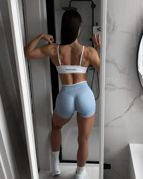 sexy back flexing