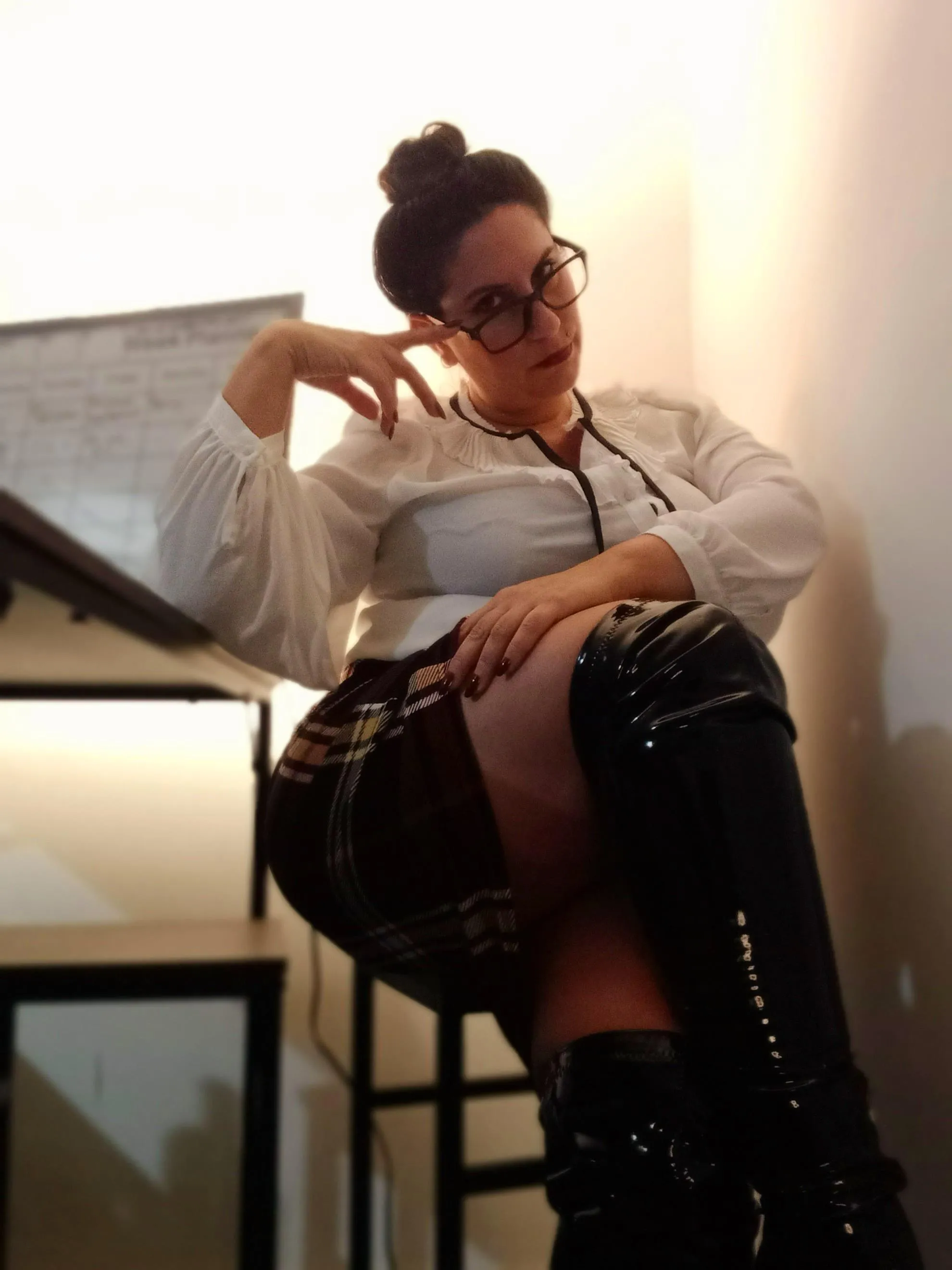 Want to talk filthy with me like your old school teacher yummy