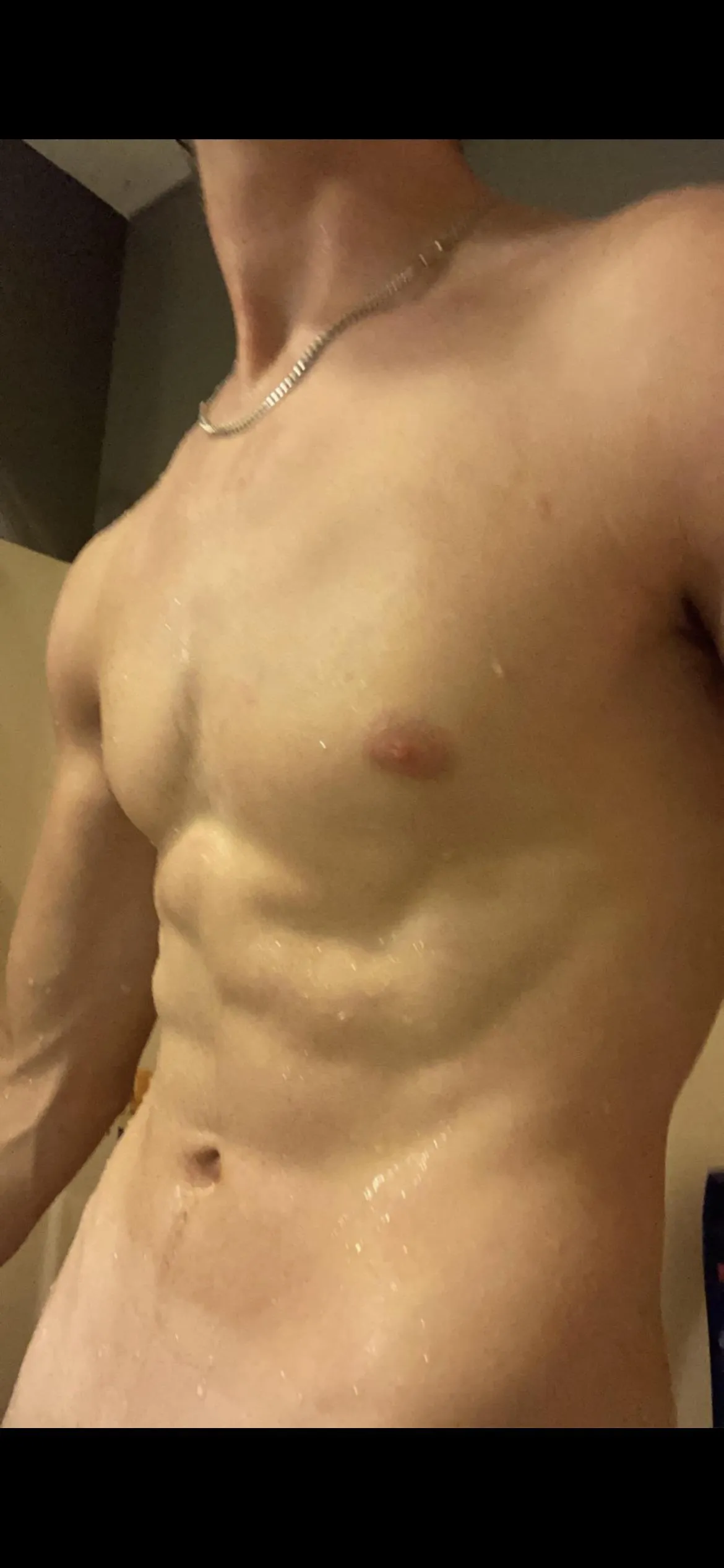 Who wants to see my 19 year old college meat?