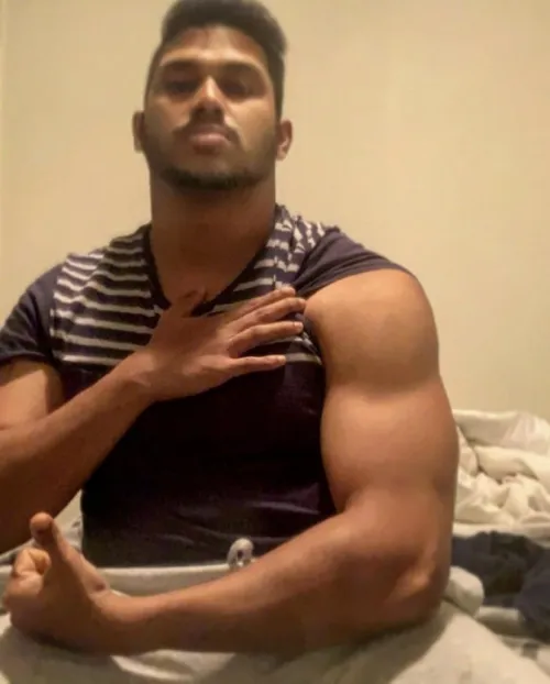 26 horny brown guy. Hmu kik/tel: randycharlie