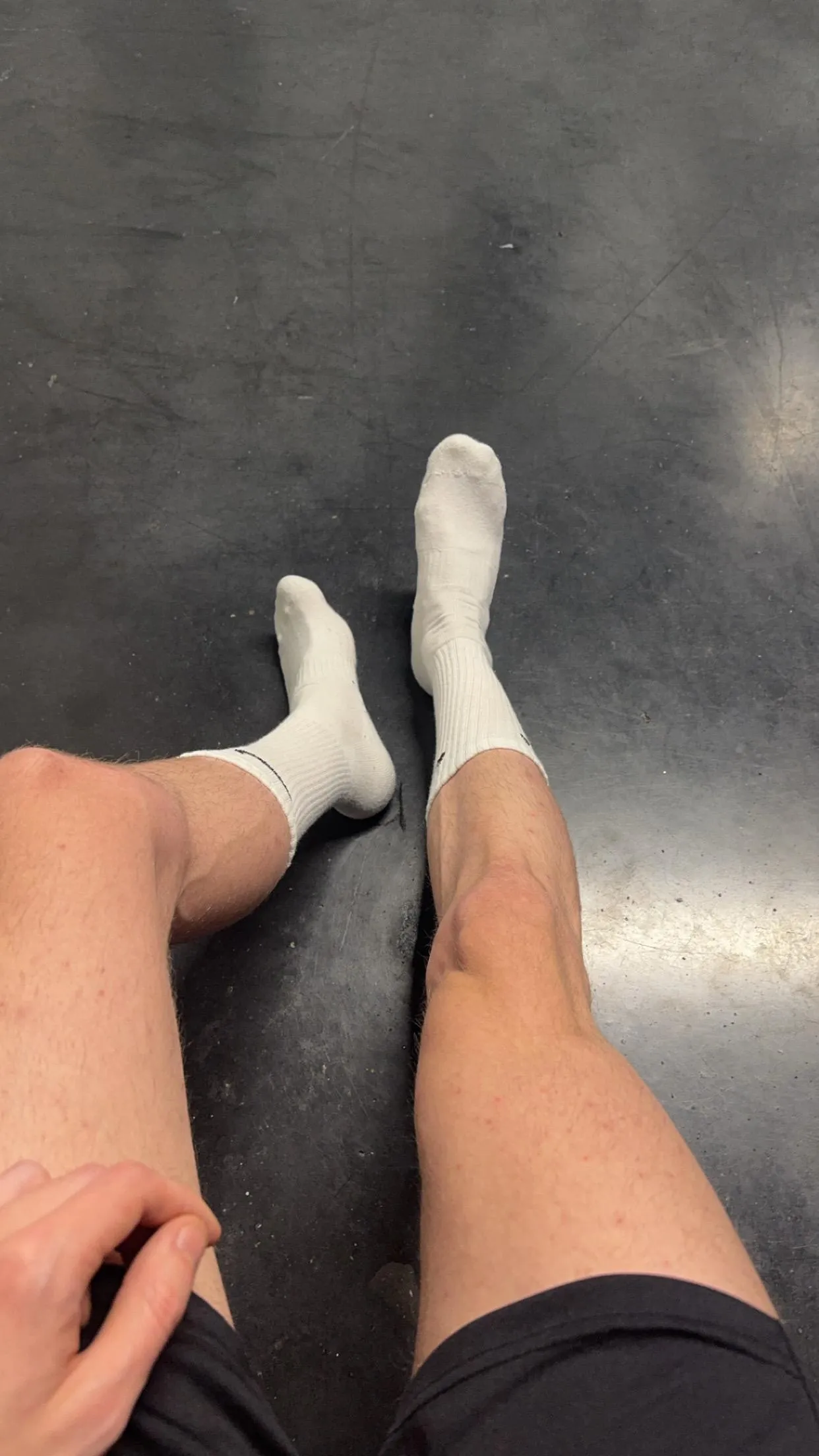 Come serve those twink feet