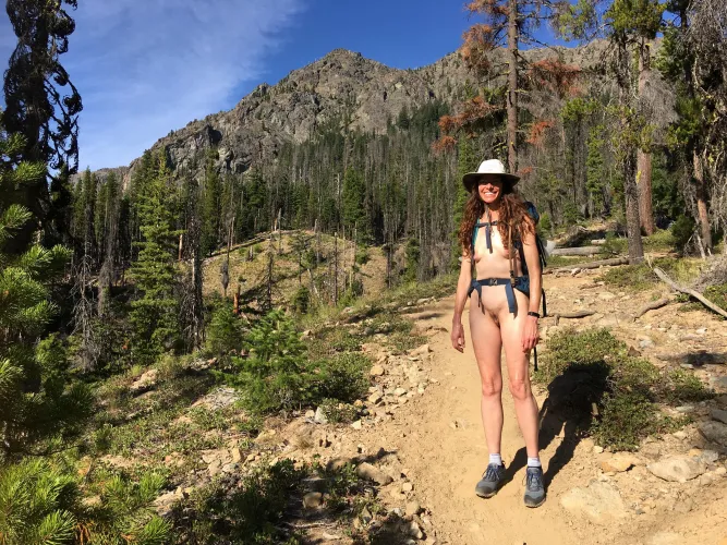 Don't forget to wear your hat when it's sunny.
