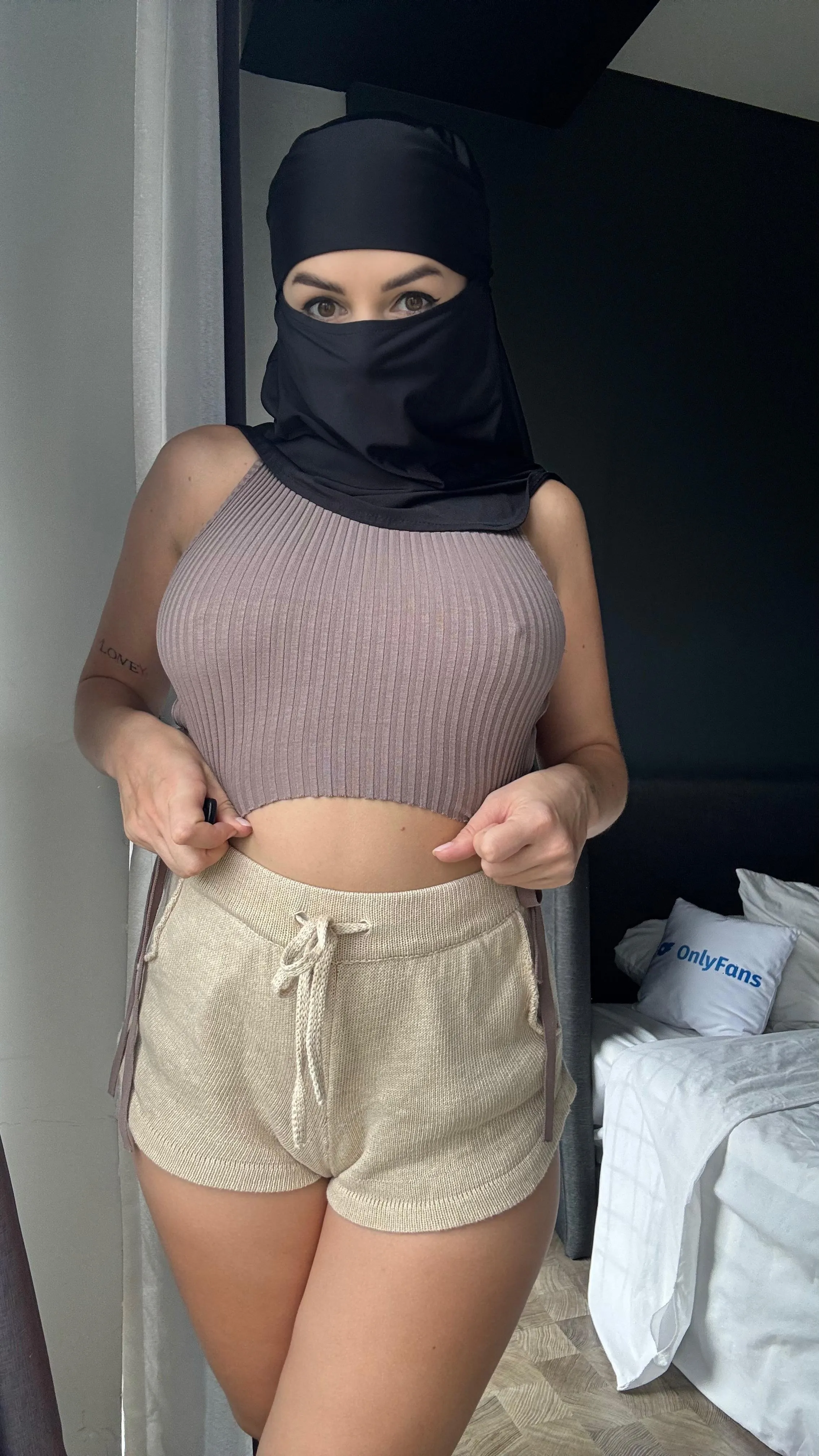 I look cute in this shirt