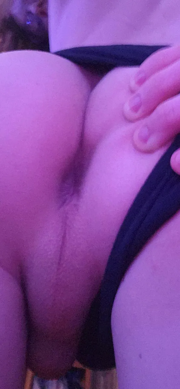 I lost to u/ZackKennyReddit, and now I have to show off my ass to all of you