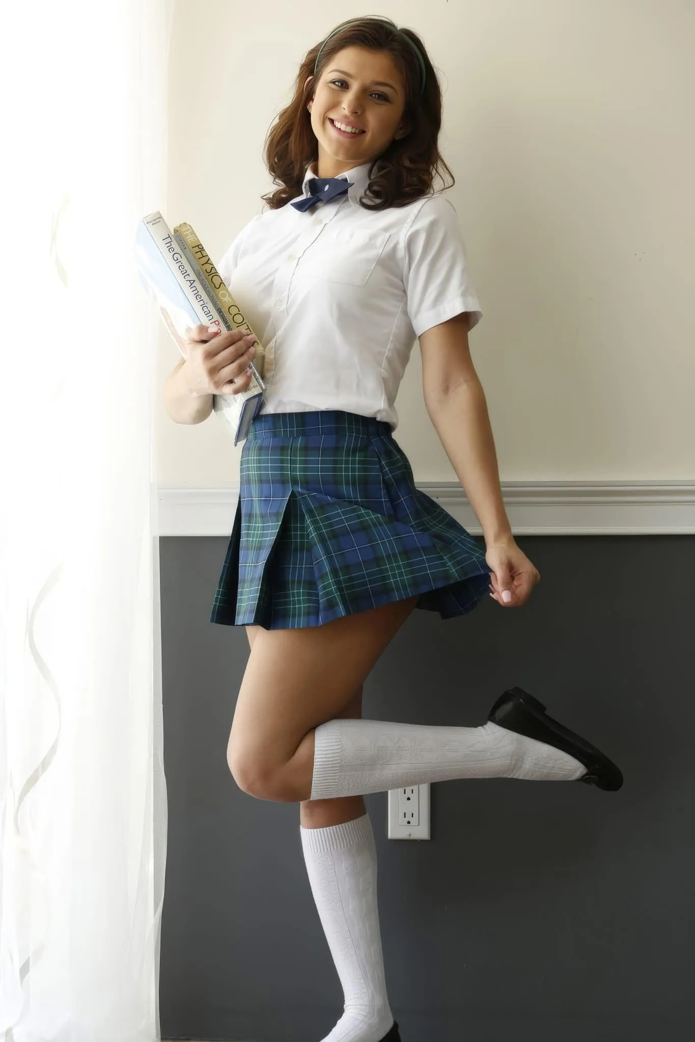 I’d like a study date with Leah Gotti!