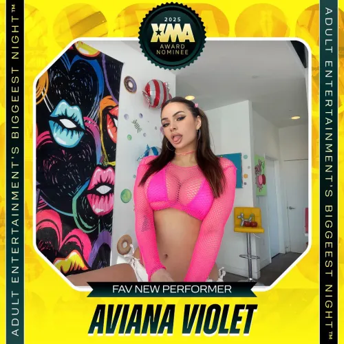 I’m so honored to be nominated for ‘Fav New Performer’ :) You can vote for me daily until January 18th and it would mean the world to me! I’ll link it in the comments!! 