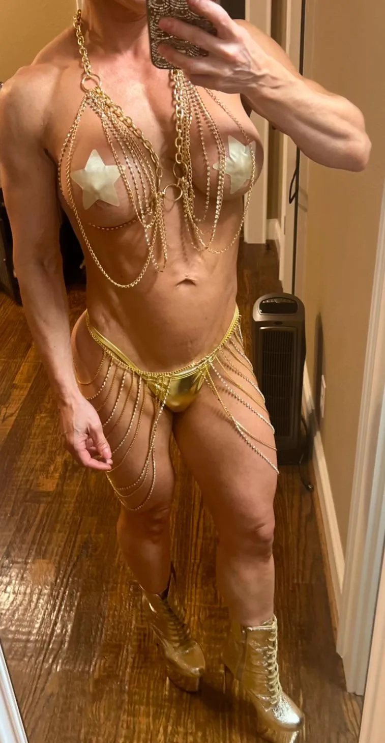 It was an all gold kind of night!