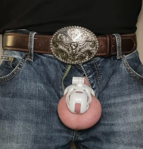 Like my belt buckle?