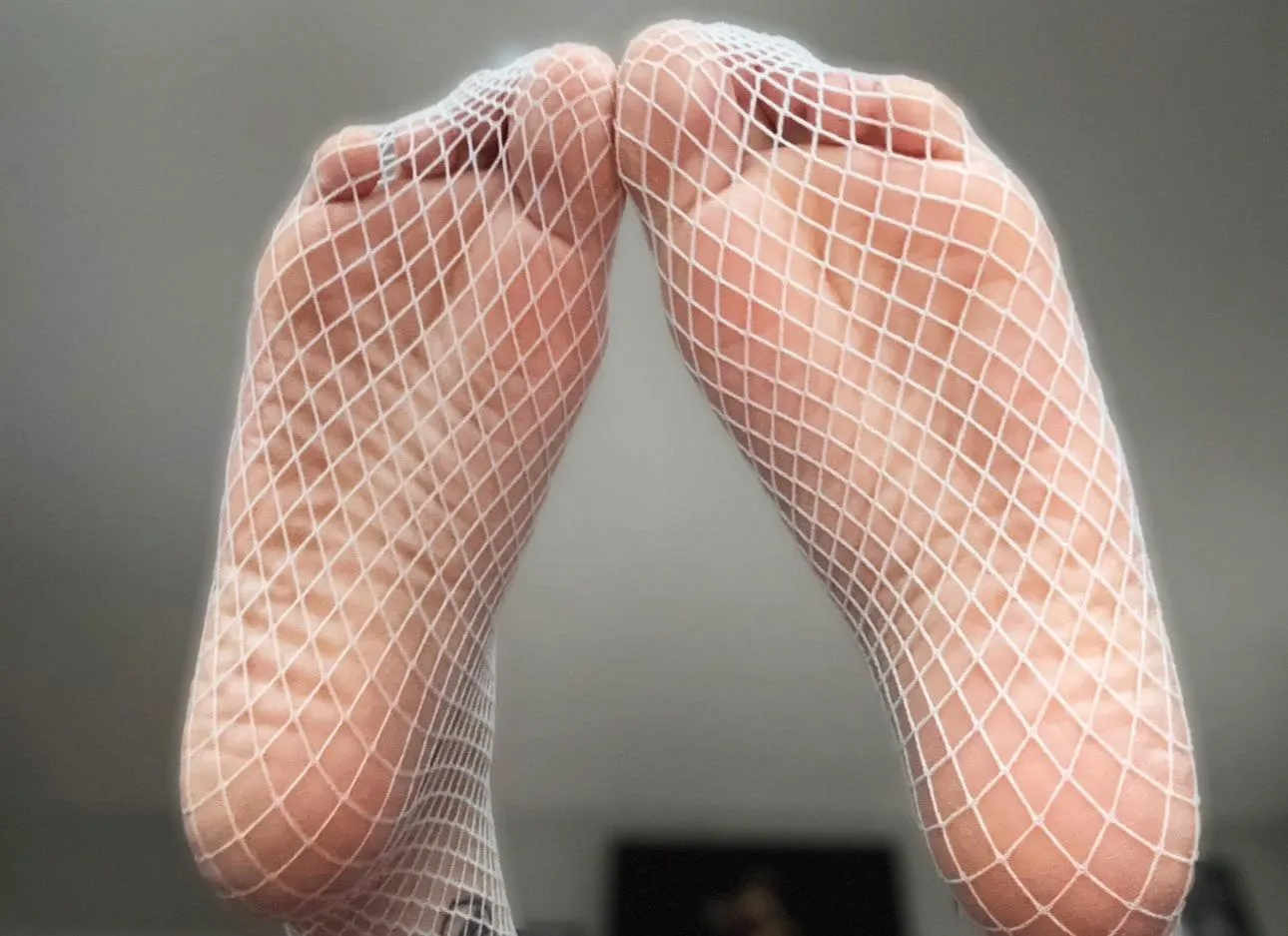 only my feet can make you feel this way. come explore.