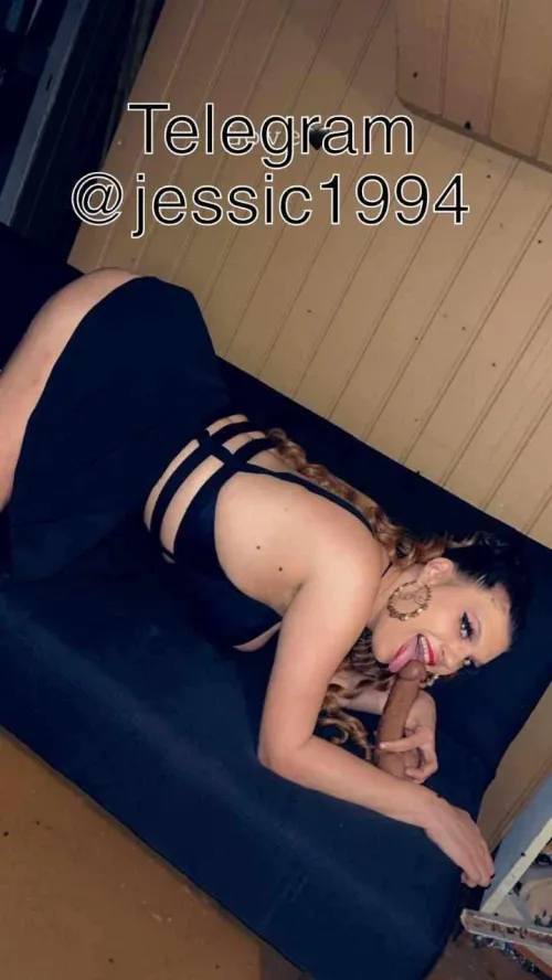 Wet wet slut ready for vid call