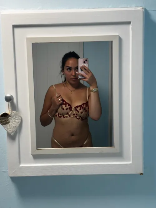 18F in NWA this Tuesday, looking for an older dadddy to fill me up with cum