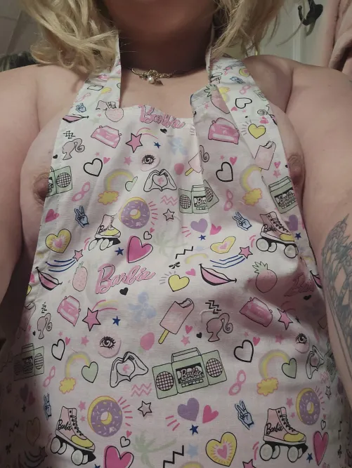 Do you like my new apron? what can this doll cook for you~