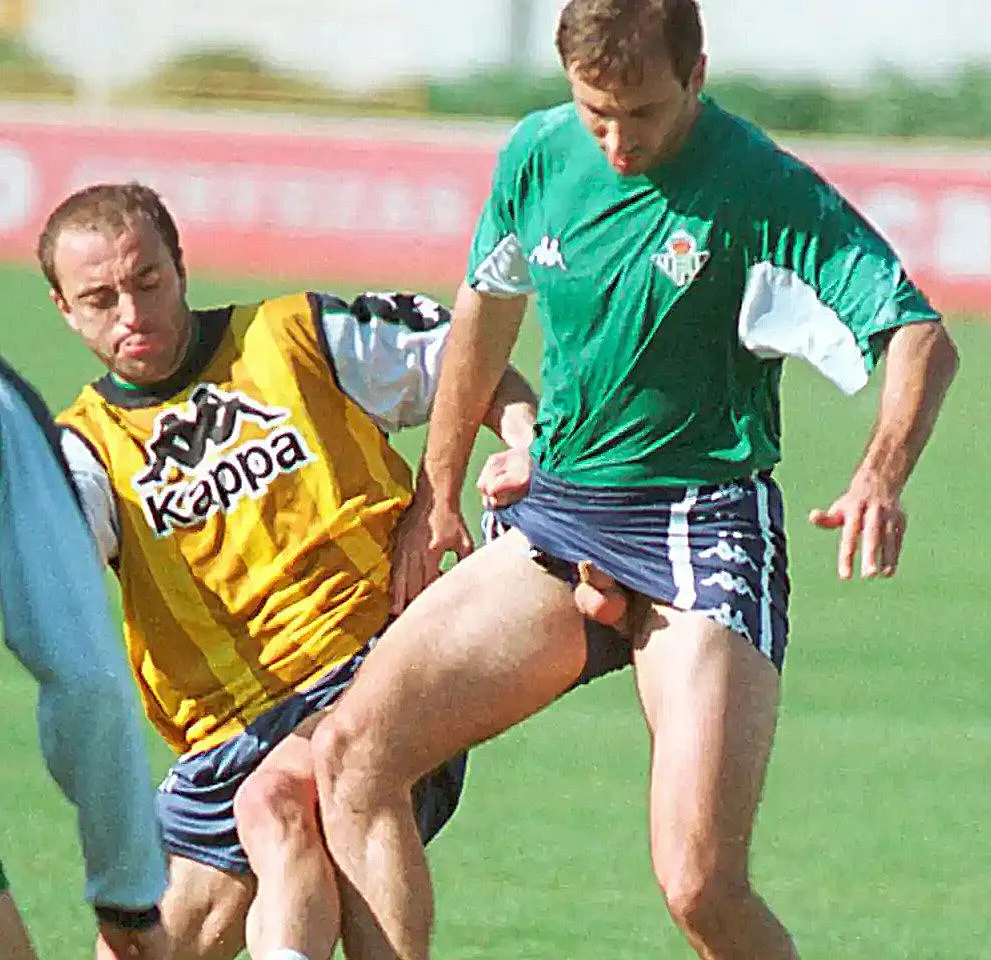 El exfutbolista rumano del Real Betis (España), Lulian Filipescu, en un entrenamiento.