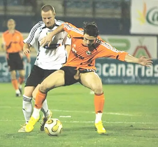 I love those tugs on the shorts that give us these fun moments.