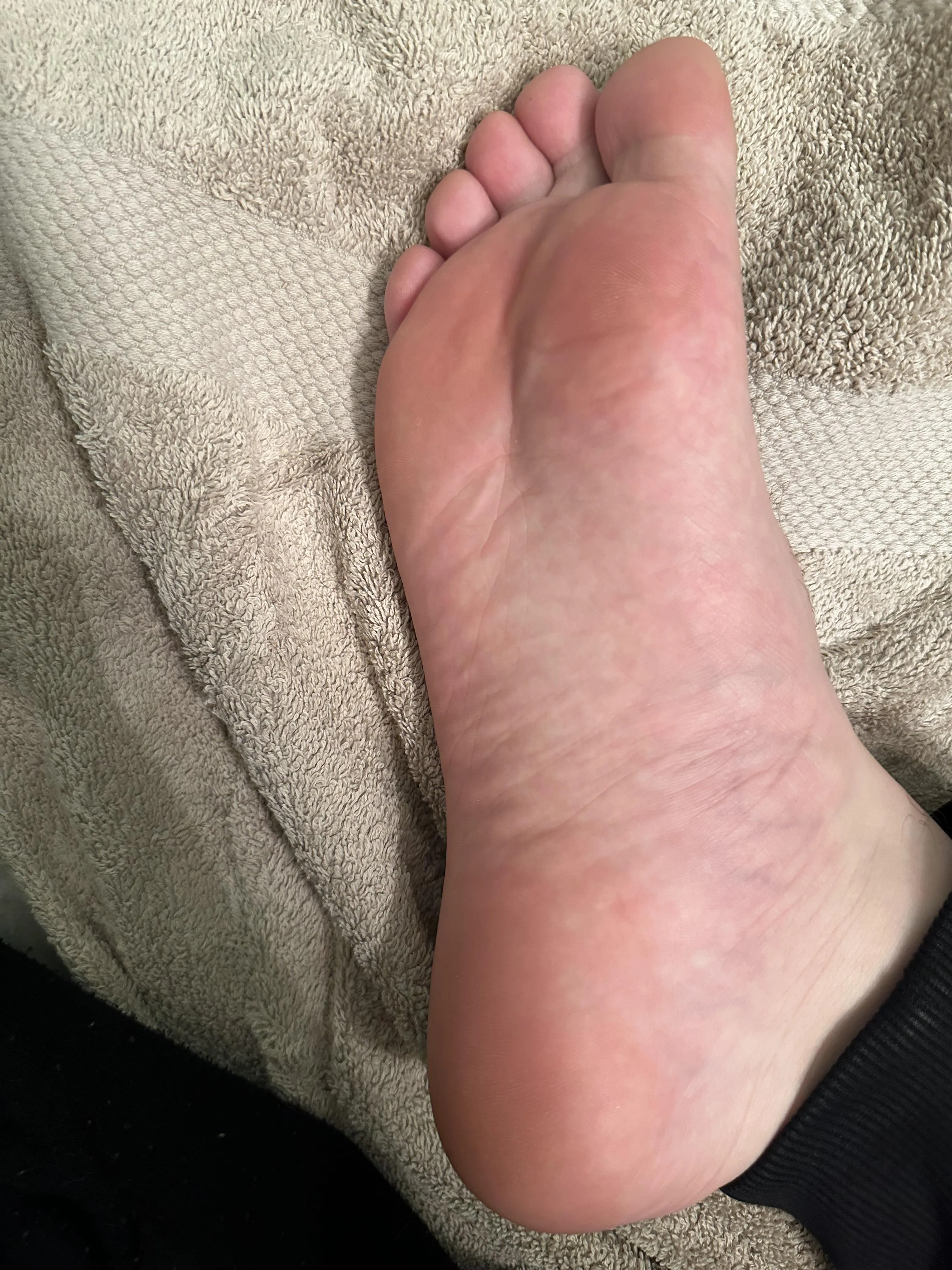 I wanna feel your hot tongue all over my soft soles
